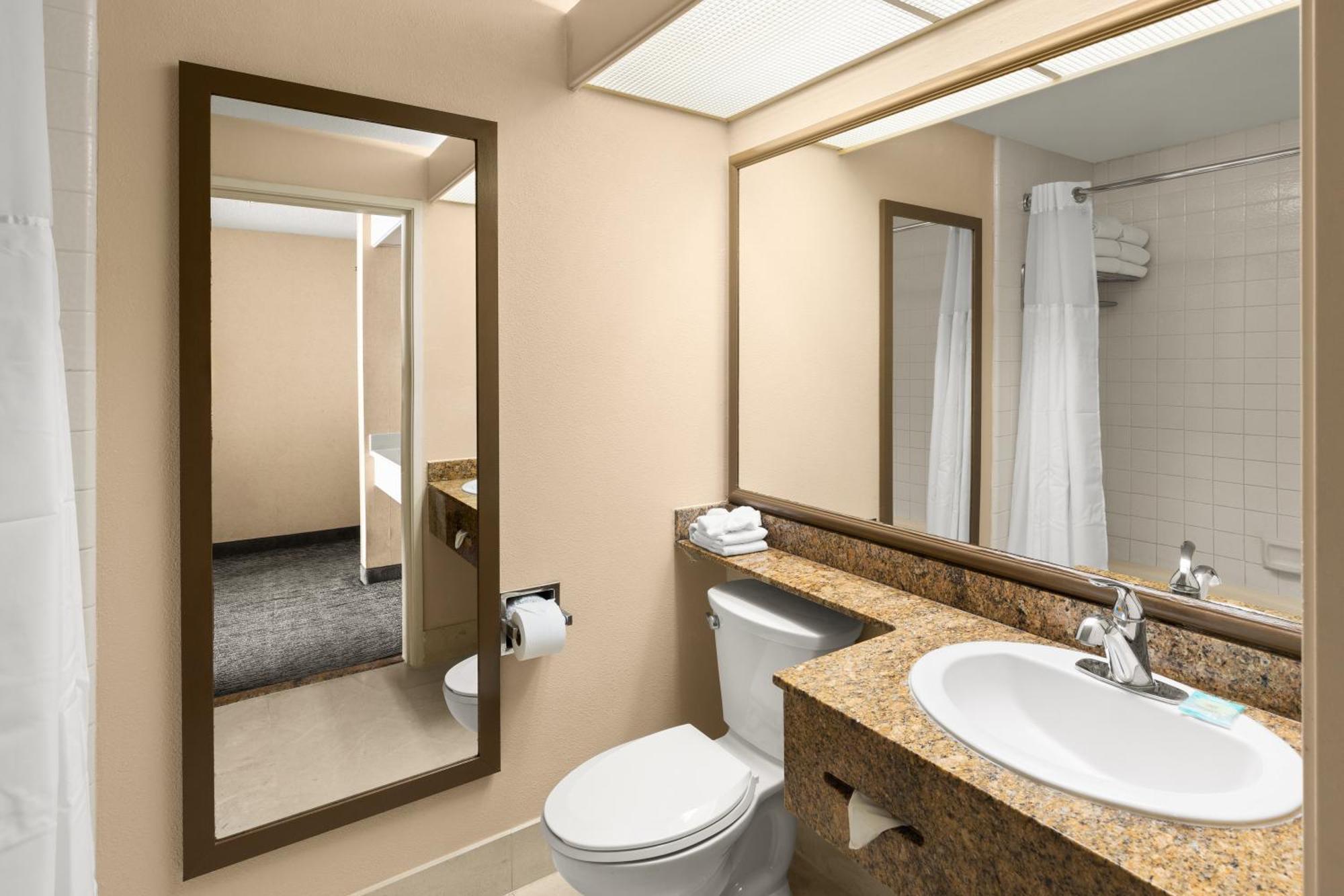 Anaheim Portofino Inn & Suites Extérieur photo